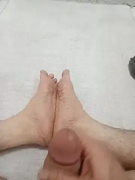 Snapshot of Hardapple01 chatting on February 28, 9:15 am Hardapple01 online show from February 28, 9:15 am