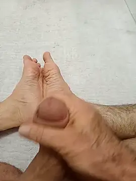 Snapshot of Hardapple01 chatting on October 22, 1:17 am Hardapple01 online show from October 22, 1:17 am