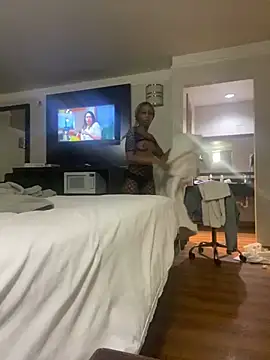 SlimBeenBadd1981 online show from February 13, 7:10 pm