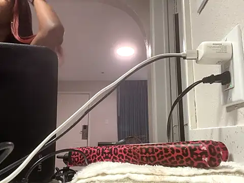 SlimBeenBadd1981 online show from October 8, 6:33 am