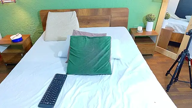 dannaahbrown online show from February 13, 7:21 pm