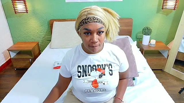 dannaahbrown online show from March 11, 7:36 pm