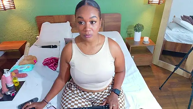 dannaahbrown online show from September 17, 7:59 pm