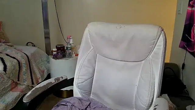 YasmineMinaj online show from November 25, 1:33 pm