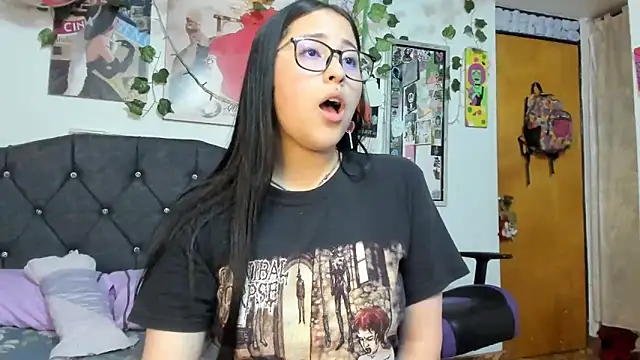 Snapshot of persefone_core chatting on March 15, 3:40 am persefone core online show from March 15, 3:40 am