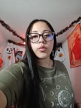 Snapshot of persefone_core chatting on October 26, 1:22 am persefone core online show from October 26, 1:22 am