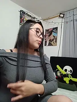 Snapshot of persefone_core chatting on December 4, 11:02 pm persefone core online show from December 4, 11:02 pm