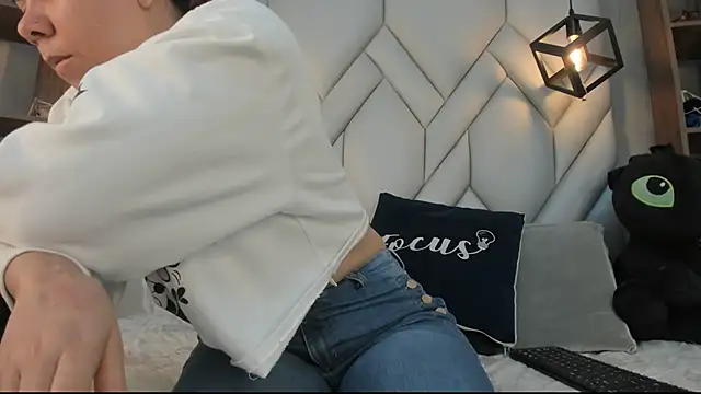 Snapshot of SakuraLee_ chatting on March 11, 7:47 pm SakuraLee online show from March 11, 7:47 pm