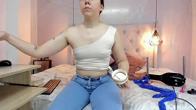 Snapshot of SakuraLee_ chatting on September 27, 1:49 pm SakuraLee online show from September 27, 1:49 pm