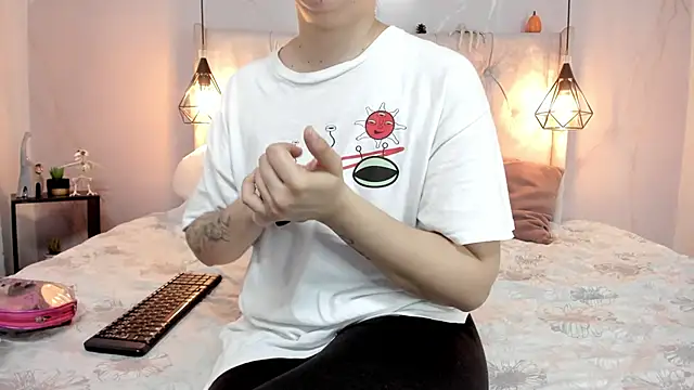 Snapshot of SakuraLee_ chatting on October 15, 1:55 pm SakuraLee online show from October 15, 1:55 pm