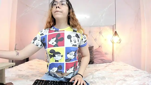 Snapshot of SakuraLee_ chatting on November 18, 2:54 pm SakuraLee online show from November 18, 2:54 pm