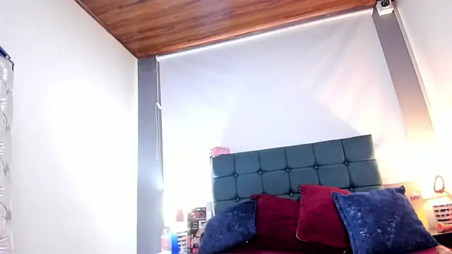 Snapshot of charlott_lens chatting on September 28, 5:40 pm charlott lens online show from September 28, 5:40 pm