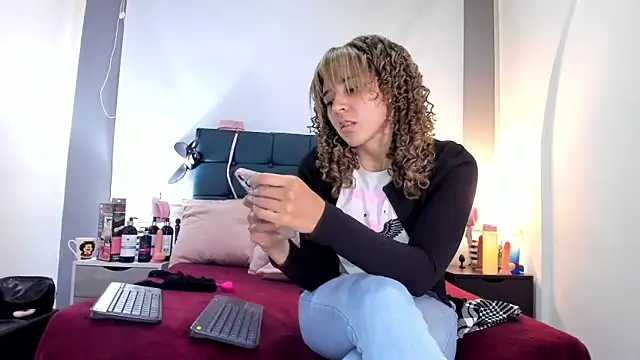 Snapshot of charlott_lens chatting on October 9, 2:59 pm charlott lens online show from October 9, 2:59 pm