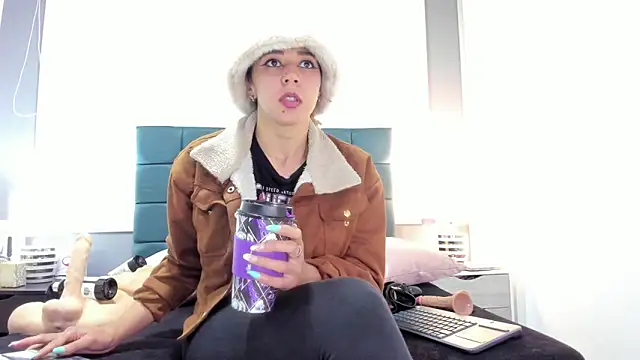 Snapshot of charlott_lens chatting on October 16, 6:31 pm charlott lens online show from October 16, 6:31 pm