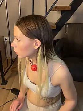 KittyKatyDream online show from December 28, 4:52 pm