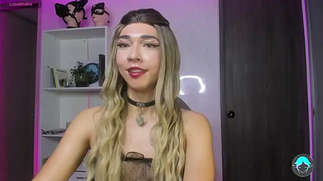 Snapshot of sofi_elfqueen chatting on February 14, 2:50 am sofi elfqueen online show from February 14, 2:50 am