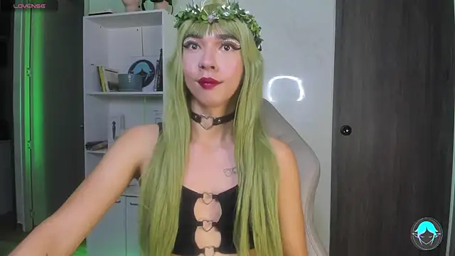 Snapshot of sofi_elfqueen chatting on March 3, 12:37 am sofi elfqueen online show from March 3, 12:37 am