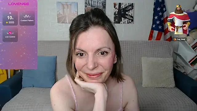 Snapshot of kiramarta chatting on September 19, 6:19 pm kiramarta online show from September 19, 6:19 pm