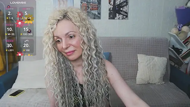 Snapshot of kiramarta chatting on November 24, 1:55 pm kiramarta online show from November 24, 1:55 pm