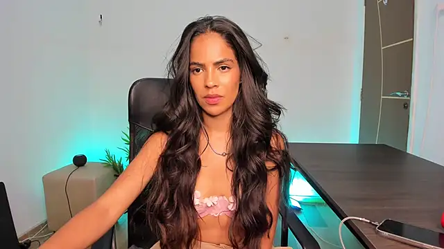 camille-rose online show from February 18, 8:58 pm