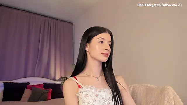 LauraCoy online show from January 15, 11:30 pm