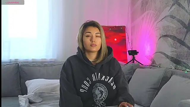 Snapshot of lily__foster chatting on December 14, 7:07 am lily foster online show from December 14, 7:07 am