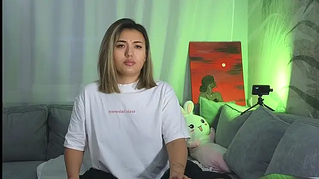 Snapshot of lily__foster chatting on January 19, 5:05 am lily foster online show from January 19, 5:05 am