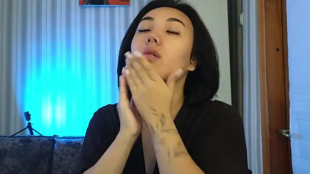 Snapshot of lily__foster chatting on September 19, 6:48 am lily foster online show from September 19, 6:48 am