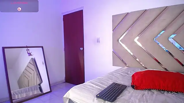 Raven foxter1 online show from January 25, 9:04 am