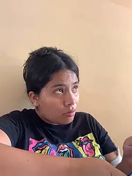 Snapshot of moncerrat_luna chatting on December 3, 6:28 pm moncerrat luna online show from December 3, 6:28 pm