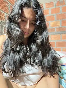 Snapshot of moncerrat_luna chatting on February 11, 6:11 pm moncerrat luna online show from February 11, 6:11 pm