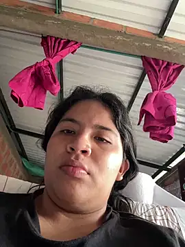 Snapshot of moncerrat_luna chatting on March 13, 2:44 pm moncerrat luna online show from March 13, 2:44 pm