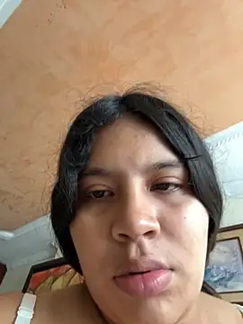 Snapshot of moncerrat_luna chatting on November 5, 9:15 pm moncerrat luna online show from November 5, 9:15 pm