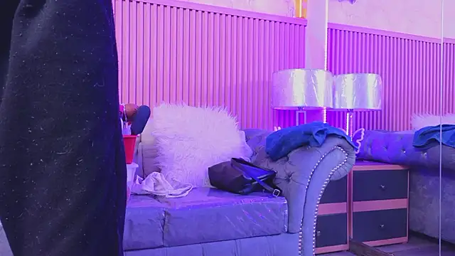 Emiily Scott1 online show from December 6, 12:38 pm