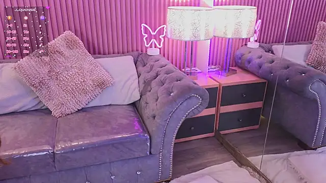 Emiily Scott1 online show from December 12, 4:10 pm