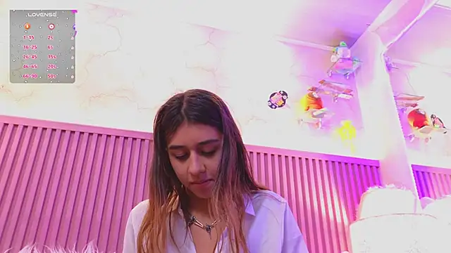 Emiily Scott1 online show from December 19, 4:35 pm