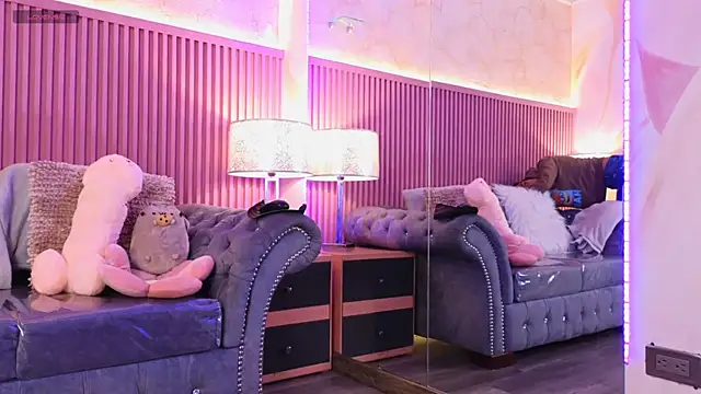 Emiily Scott1 online show from January 14, 12:45 pm