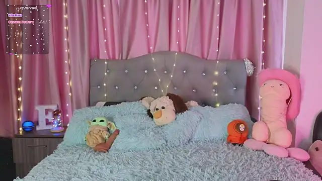 Emiily Scott1 online show from January 27, 6:31 pm