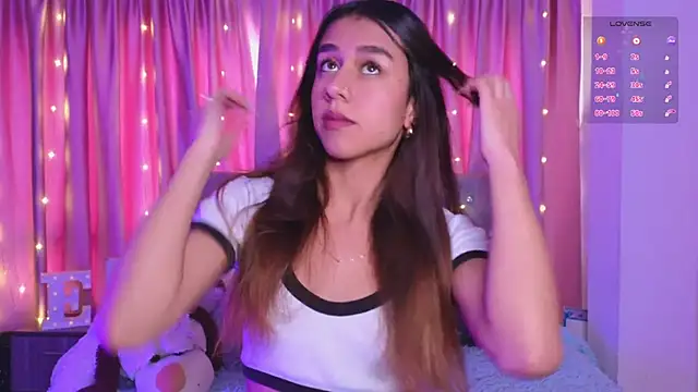 Emiily Scott1 online show from September 10, 8:53 pm