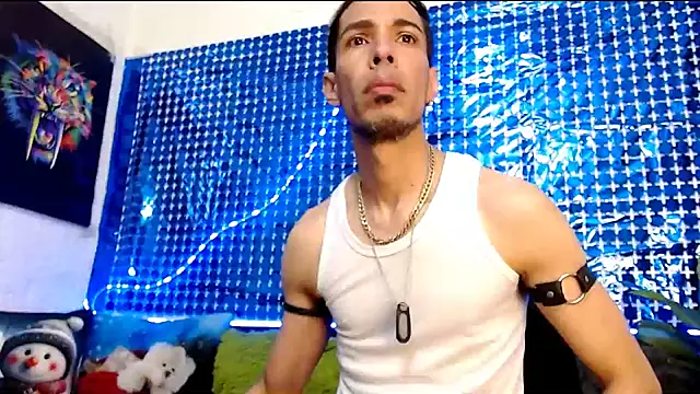 Snapshot of Mensecret69 chatting on December 9, 6:25 pm Mensecret69 online show from December 9, 6:25 pm