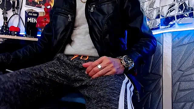 Snapshot of Mensecret69 chatting on February 16, 4:53 am Mensecret69 online show from February 16, 4:53 am