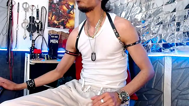 Snapshot of Mensecret69 chatting on February 17, 9:19 pm Mensecret69 online show from February 17, 9:19 pm