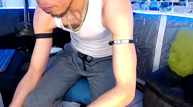 Snapshot of Mensecret69 chatting on February 25, 9:13 pm Mensecret69 online show from February 25, 9:13 pm