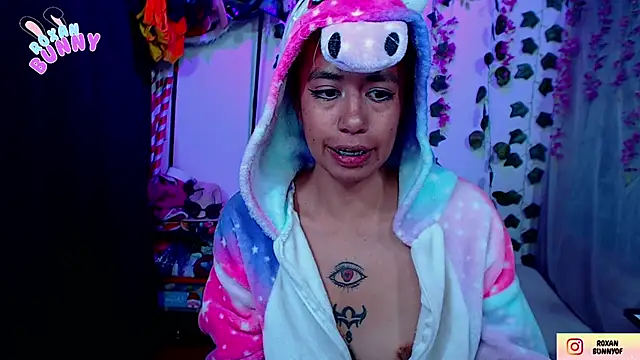 Roxanbunny1 online show from September 15, 2:44 am