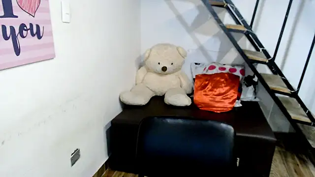 samantha baby  online show from February 6, 12:33 am