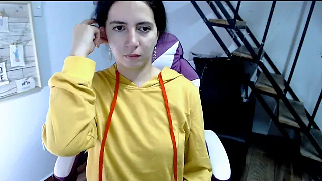 samantha baby  online show from September 18, 6:10 pm