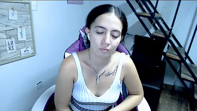 samantha baby  online show from September 23, 7:06 pm