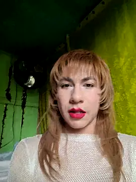 Snapshot of Evehampy chatting on December 18, 8:04 pm Evehampy online show from December 18, 8:04 pm