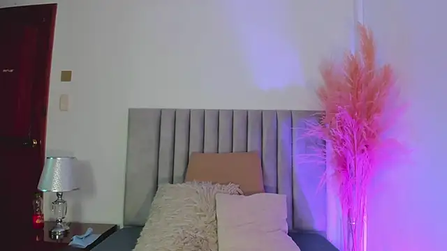 NoraDasilva online show from December 28, 12:26 am