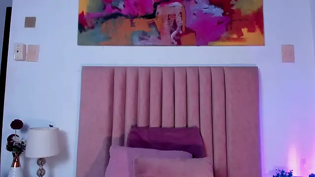 NoraDasilva online show from March 12, 12:31 am